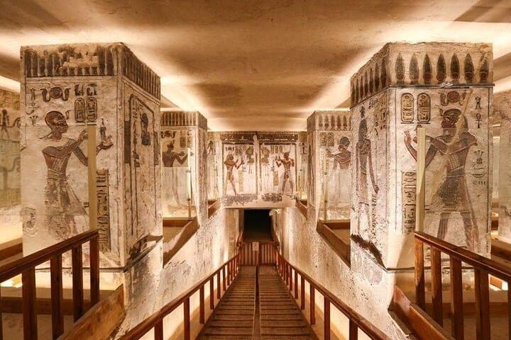 Private Full Day Tour of Luxor West Bank Tombs and Temples