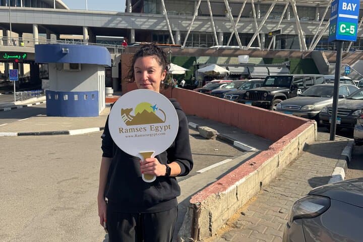 Private Transfer: From/To Cairo International Airport Cairo Giza
