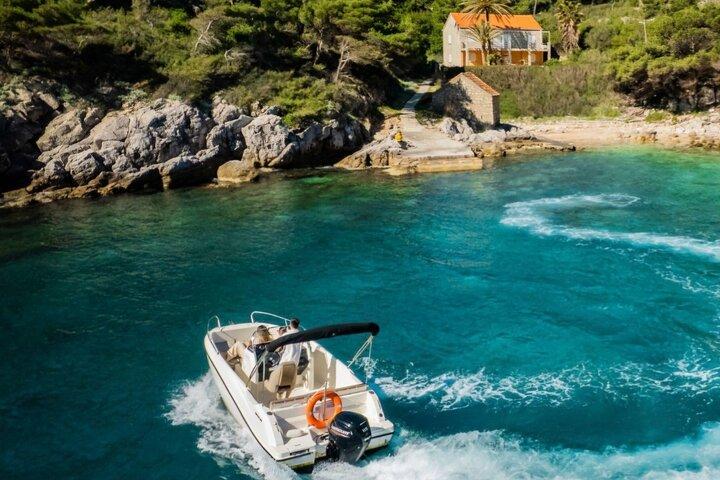 Tour privato in barca-Isole Elafiti, Grotta blu e verde, Spiaggia di sabbia