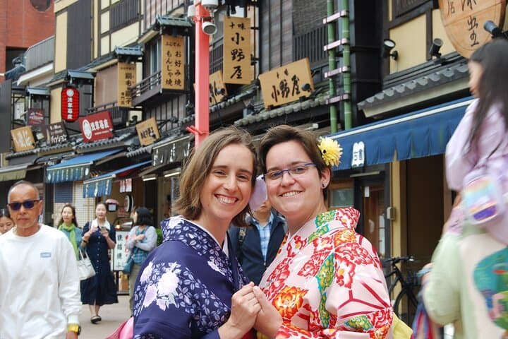 Tokyo: Kimono Experience -Photoshoot at Asakusa temple