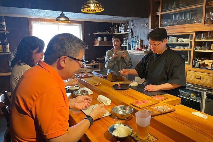 Master the art of Sushi : Toyosu Market Tour & Tuna Cutting
