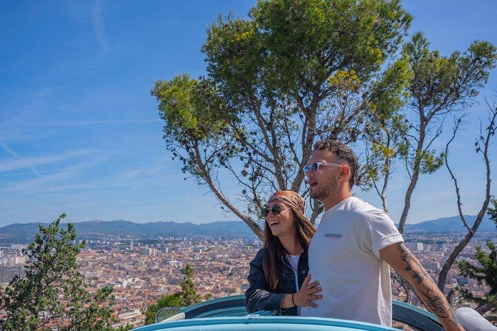 Halbtägige private Tour durch Marseille im Oldtimer-Citroën