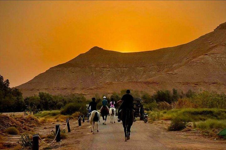 Riyadh Outdoor Farm och Sunset Horseback Ride Tour