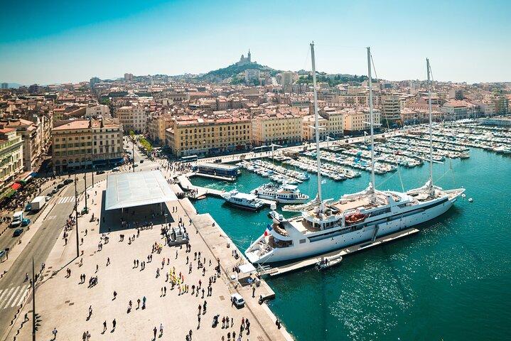 Trasferimento privato da Nizza a Marsiglia, 2 ore Stop a Cannes