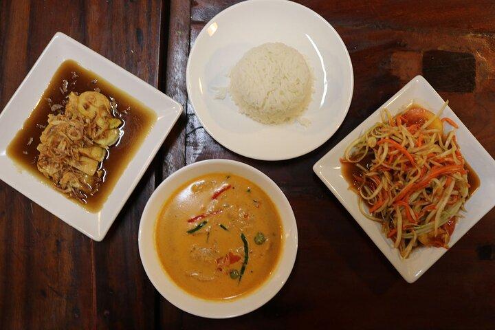 タイマーケットツアー&ピミーとバンコク中心部の料理教室