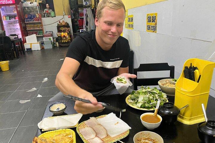 Da Nang Local Street Food Private Tour With Optional Evening Show