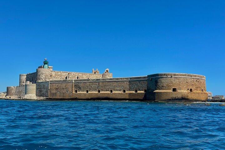 Ortigia Island och Sea Caves Båttur med Prosecco