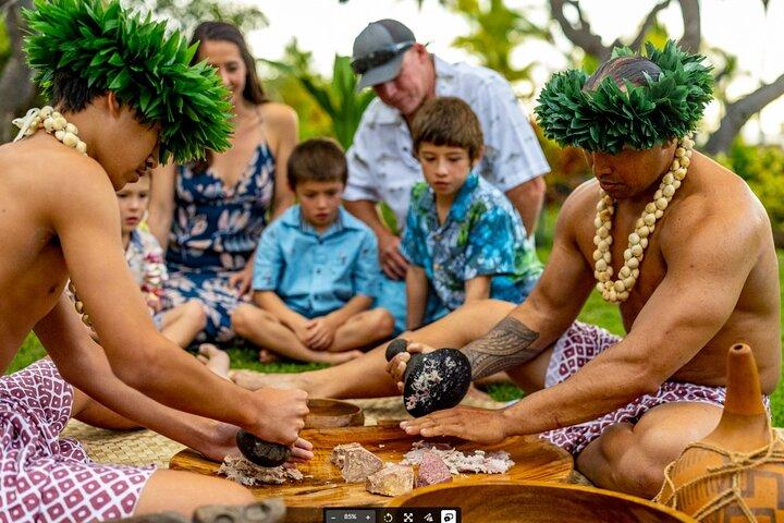 ハワイ島:アウトリガー・コナ・リゾート&スパでの祝宴とファイヤー・ルアウ