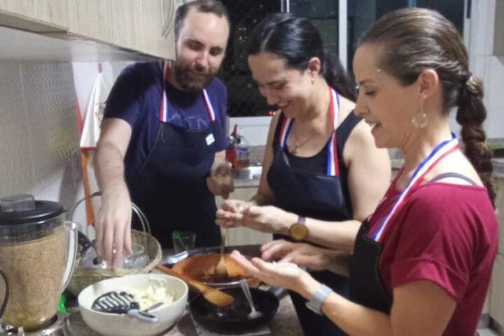 4h Cooking Class in Cartagena with 10 Recipes & Bottomless Drinks