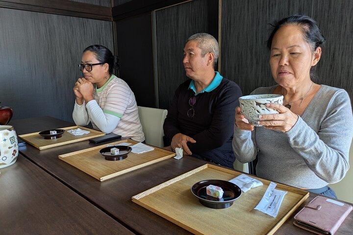 Japanische Teezeremonie und japanisches Mittagessen, serviert von der Fluggesellschaft