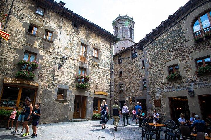 Privé dagtour door drie middeleeuwse dorpen vanuit Barcelona
