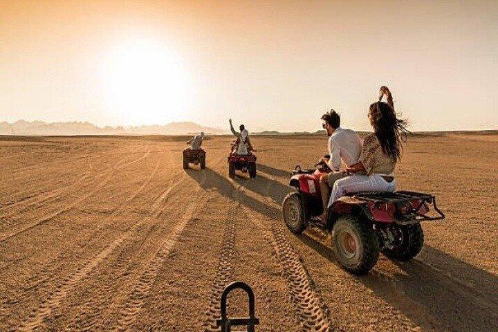 Hurghada Desert Adventure Jeep, Buggy y Quad con Cena y Espectáculo