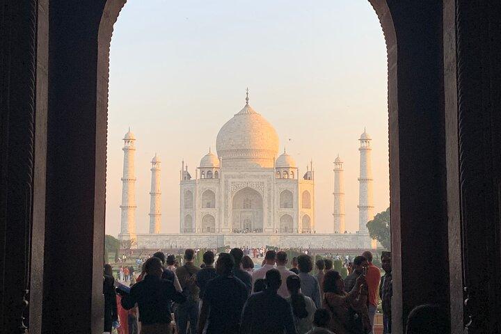 All Inclusive – Private Taj Mahal & Agra Day Trip from Delhi