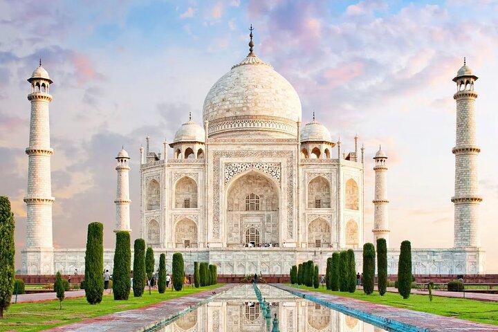 All Inclusive – Private Taj Mahal & Agra Day Trip from Delhi