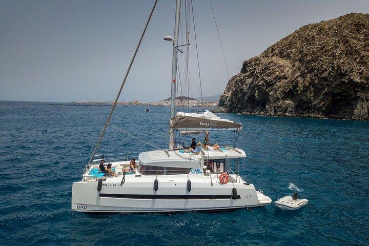 Marbella: Cruzeiro de catamarã de luxo com bebidas incluídas.