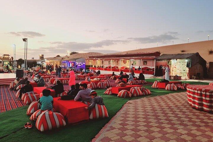 VIP Desert Safari Dubai met Quad Camel Riding BBQ Diner