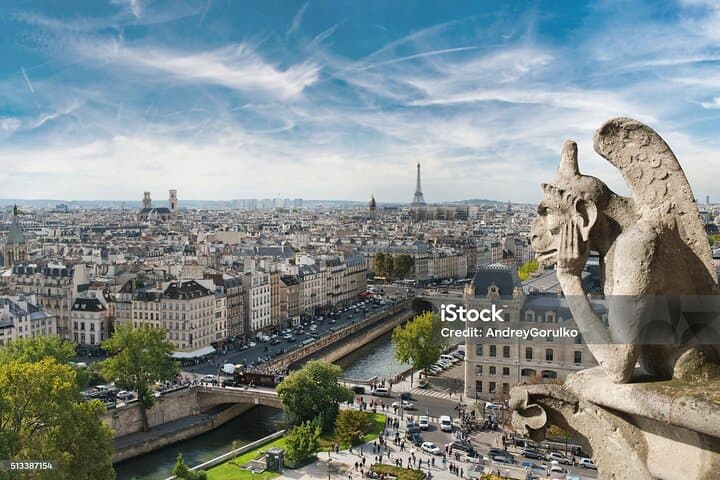 Paris Day Trip from Disneyland Paris Including Hop-On Hop-Off City Tour