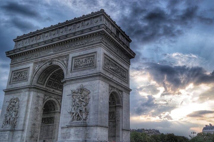 Paris Day Trip from Disneyland Paris Including Hop-On Hop-Off City Tour