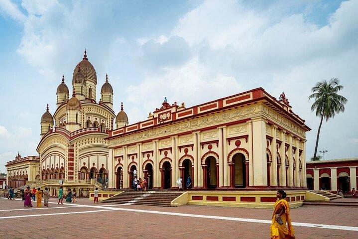Visita de día completo a sitios religiosos en Kolkata