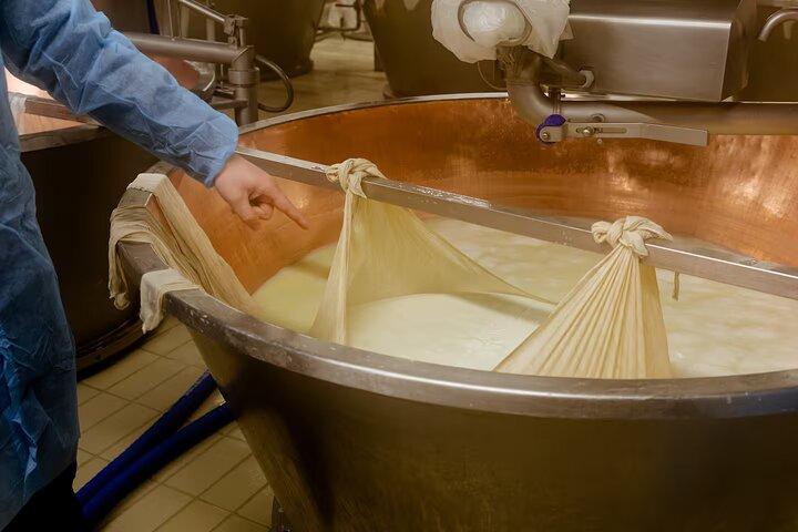 Viaggio culinario Parmigiano Reggiano e Tortelli Cooking Class
