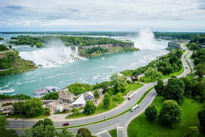5-Day Niagara Falls, Toronto, Montreal and Quebec City from NYC