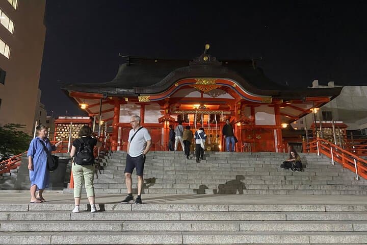 Shinjuku Night Walking Tour with Japanese Tokyo local