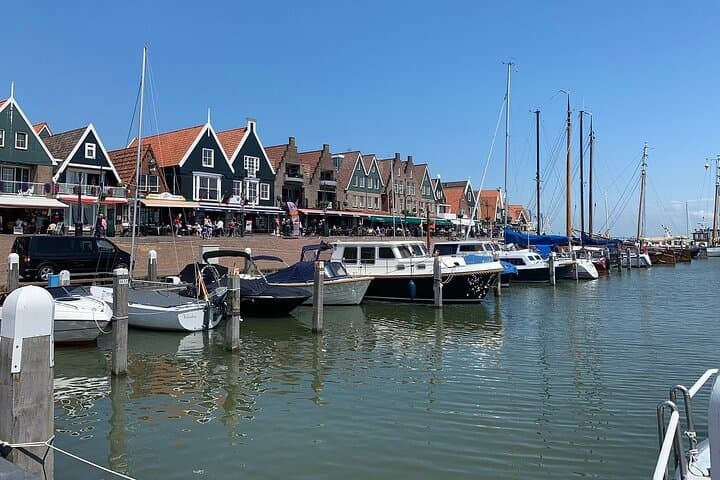 Volendam & Marken Private Tour in luxury Jaguar S Type 1/2 day