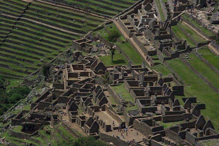 2-Días Machu Picchu Ciudadela y Montaña Vinicunca