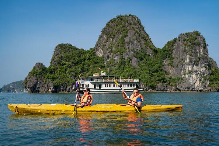 Två dagars tur till Halong Bay