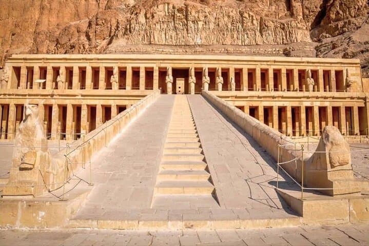 Luxor Hot Air Balloon & East & West Bank Full-Day Tour with Lunch