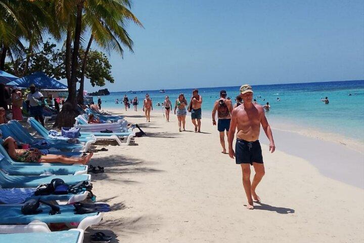 Roatan Snorkeling By Reef + West Bay Beach Break