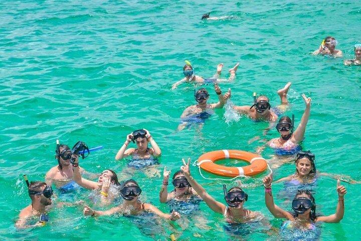 Sunshine PARTY BOAT CATAMARAN-PARTY+DRINKS+SNORKELING+NATURAL