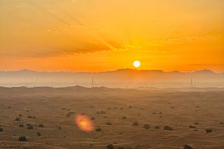 Sonnenaufgang Wüstenblick mit ATV Quadfahren und Kamelreiten