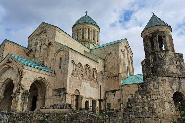 Visita guiada de Bagrati, Gelati e Motsameta a partir de Kutaisi