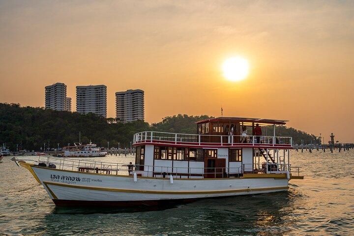 Island Vibes & Ocean Breeze: Coral Island Tour av Red Dragon