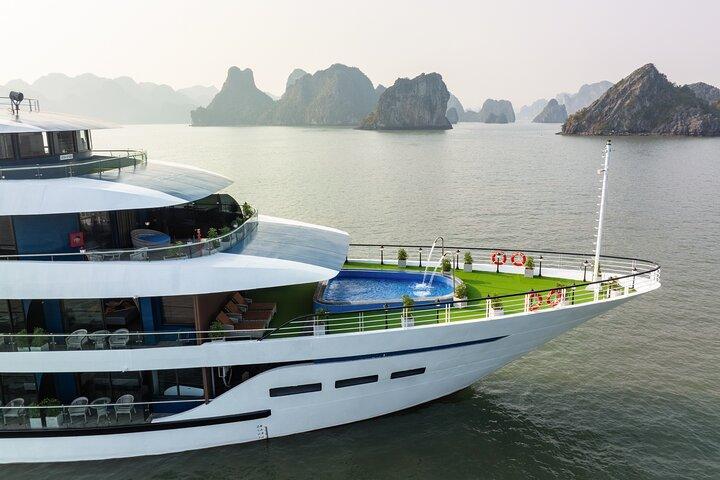 Von Hanoi: 2-tägige Halong & Lan Ha Bay 5-Sterne-Kreuzfahrt mit Balkon