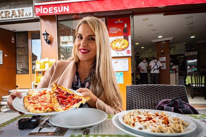 Istanbul Kadikoy Private Food Tour with 12+ Local Tastings
