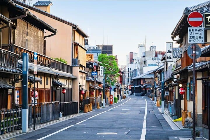 Kansai Shared Day Tour in Fushimi Inari Shrine and Kiyomizudera