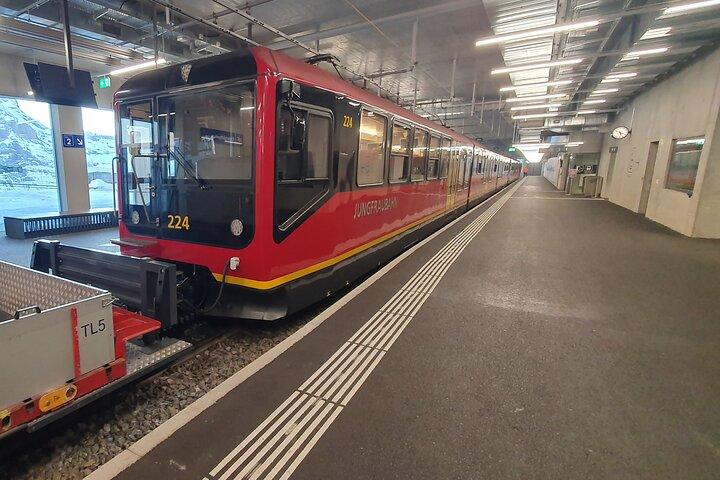 観光名所チケット:ユングフラウヨッホ・トップ・オブ・ヨーロッパセルフガイド日帰りツアー