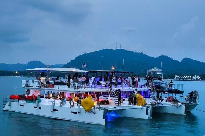 Langkawi Sunset Cruise com jantar de buffet Jacuzzi & Hotel