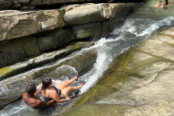 Cascades et rivière Lazy El yunque et Vieux San Juan
