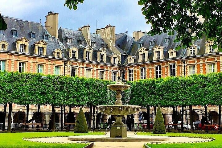 Paris Walking Tour , Historical Sites .