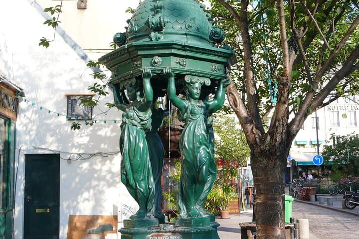 Paris Walking Tour , Historical Sites .