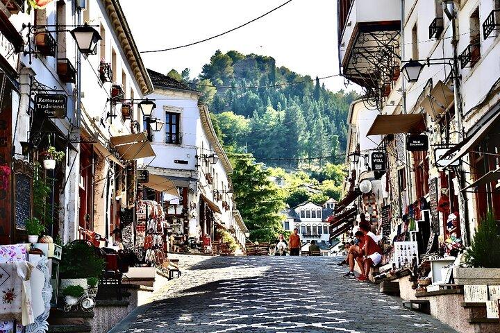 Avventura UNESCO Day: Castello di Gjirokastër, Vecchio Bazar e Museo.