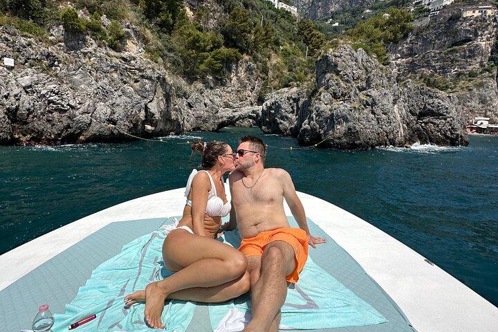 Passeio de barco privado pela Costa Amalfitana saindo de Praiano ou Positano