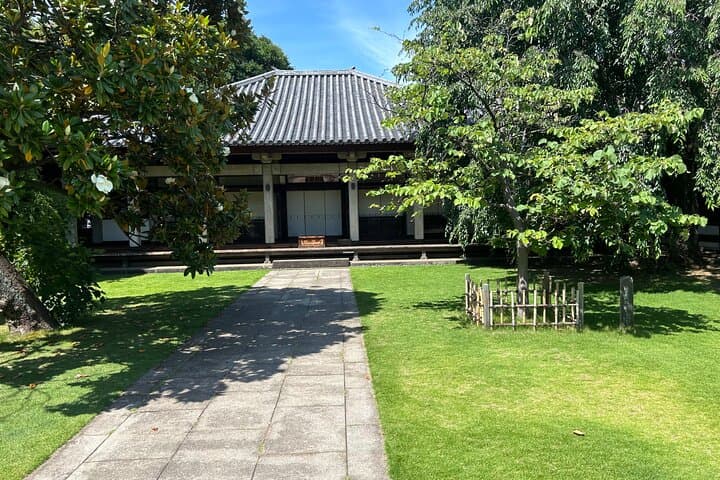 Tokyo: Traditional Backstreets Yanaka Walking Tour