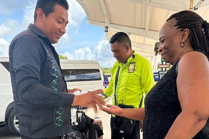 Avgångar i privat minivan från hotell till TQO Tulum flygplats