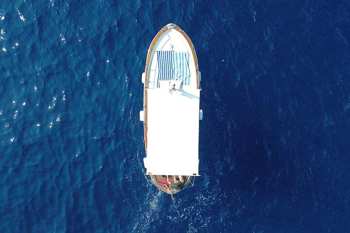 Dolce Vita privat bådtur: Capri Escape på en klassisk Gozzo