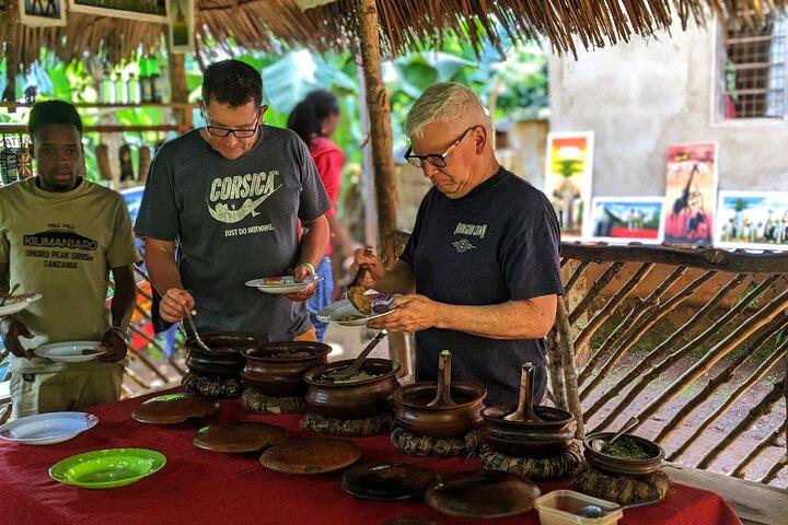 En dag i Materuni vandfald og kaffe tur i Mt Kilimanjaro