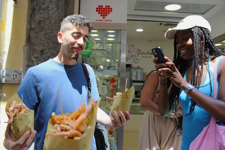 Street food in Naples with 6 Stops and Limoncello
